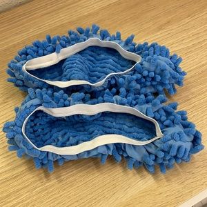 House dusting foot slippers NEW OSFM